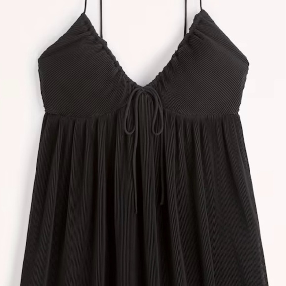 Abercrombie & Fitch Black Plisse Babydoll Dress - Picture 2 of 4